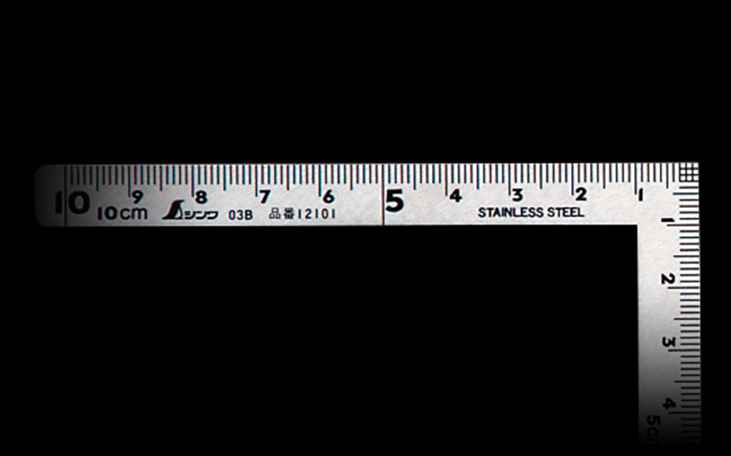 曲尺小型 三寸法師 ステン １０×５㎝ 表裏同目 - シンワ測定株式会社